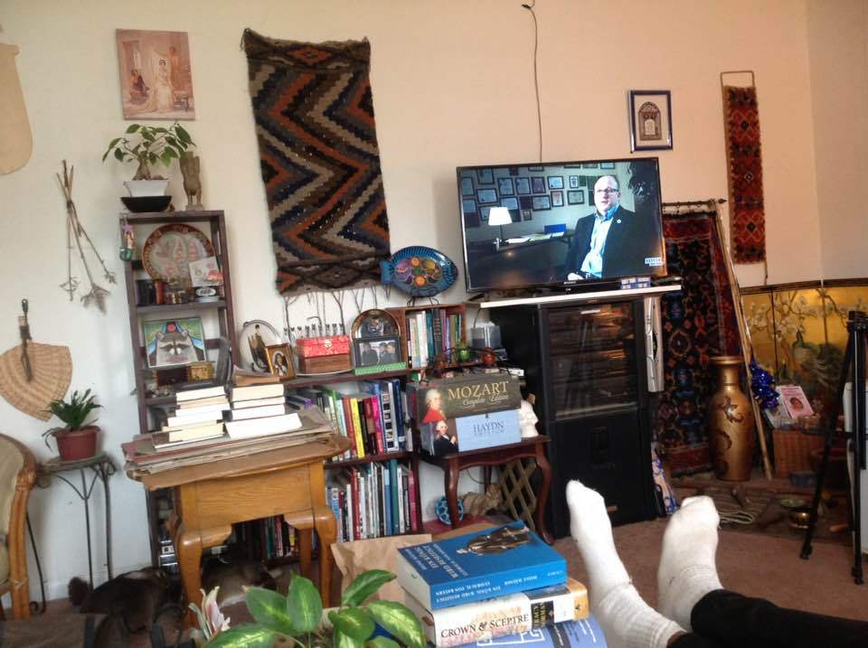 TV = dwarf among giants.